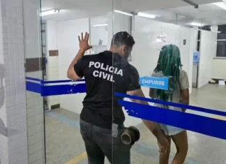 Mulher Que Utilizava Criança Para Praticar Assaltos No Metrô De Salvador é Presa