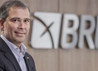 André Mendonça vota para manter prisão do ex-presidente do BRB