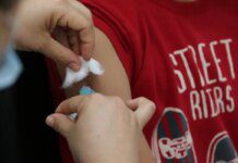 Vacinação nas escolas segue até dia 30 e meta é imunizar 27 milhões