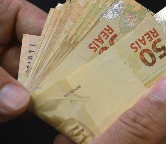 Caixa paga Bolsa Família a beneficiários com NIS de final 8