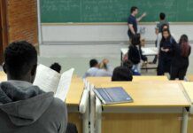 Professora: diante de IA e fakes, curso de jornalismo deve ser crítico