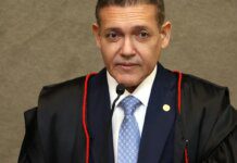 Ministro Nunes Marques toma posse como presidente do TSE