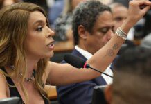 Erika Hilton rejeita negociação sobre compensações na PEC da 6×1