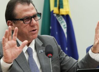 “Aposta é no ganho de produtividade”, diz Marinho sobre fim da 6×1