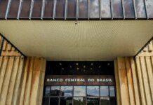 Pedido de vista adia votação de autonomia financeira do Banco Central