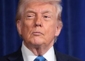 Sem artistas, Trump cogita comício em evento da independência dos EUA Sem artistas, Trump cogita comício em evento da independência dos EUA