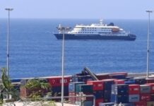 Passageiros começam a deixar navio onde houve surto de hantavírus Passageiros começam a deixar navio onde houve surto de hantavírus