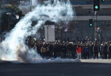 Em meio a protestos, Bolívia revoga lei que limitava estado de exceção Congresso da Bolívia facilita uso do estado de exceção pelo presidente
