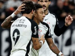 Corinthians derrota Peñarol para seguir 100% na Libertadores Corinthians derrota Peñarol para seguir 100% na Libertadores