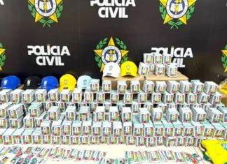 Polícia Apreende Mais De 200 Mil Figurinhas Falsas Da Copa Do Mundo De 2026