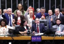 Câmara aprova, em dois turnos, a PEC pelo fim da escala 6×1