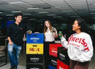 Ambev Abre Curso Gratuito Para Garçons Mirando Demanda Da Copa De 2026
