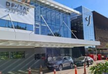 Bolsonaro é internado para cirurgia no ombro em Brasília