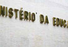 Formação de professores a distância mostra desempenho 53,1% inferior