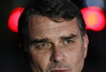 Flávio Bolsonaro admite cobrança a Vorcaro, mas nega crime