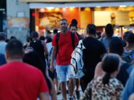Desemprego chega a 5,8% no trimestre encerrado em abril, diz IBGE