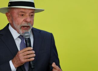 Presidente Lula homenageia mães e lembra da perseverança de D. Lindu
