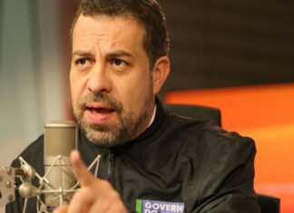 Boulos volta a criticar “terrorismo econômico” contra fim da 6 por 1