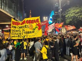 Ato de alunos da USP cobra diálogo com reitoria