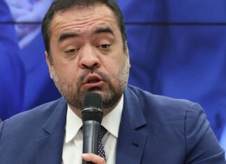 TCE-RJ rejeita contas de Cláudio Castro: R$ 7 bi em incorreções