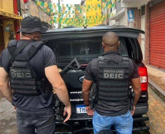 Suspeita De Integrar Facção De Extorsão Mediante Sequestro é Presa Na Boca Do Rio