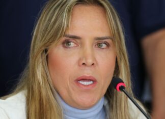 Governadora do DF recebe alta após apresentar quadro de pneumotórax