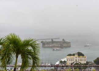 Marinha Alerta Para Ressaca Com Ondas De Até 2,5 Metros Em Salvador
