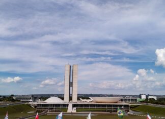 Câmara aprova fim da aposentadoria compulsória de juízes