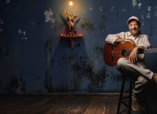 Cantor e compositor João Bosco completa 80 anos