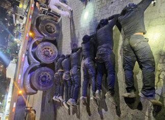 VÍDEO: Compartimento Falso Escondia Nove Suspeitos E Quase 1 Tonelada De Cocaína No Porto De Salvador