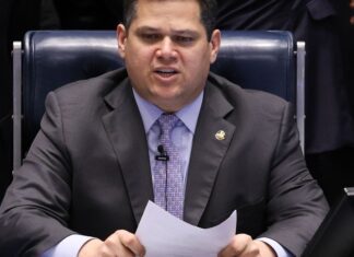 Governo pede a Alcolumbre que instale comissão sobre MP das Blusinhas