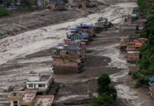 Equipes de resgate continuam busca por vítimas de avalanche no Nepal
