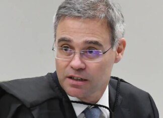 Presidente do TSE propõe regras para uso de IA nas eleições 2026