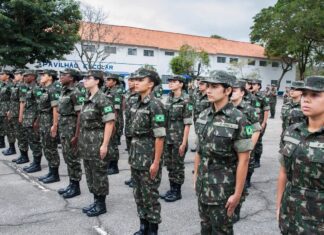 Exército comemora Dia do Soldado com autoridades dos Três Poderes