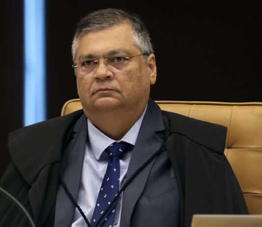Flávio Dino determina volta de posts sobre Nossa Senhora Aparecida