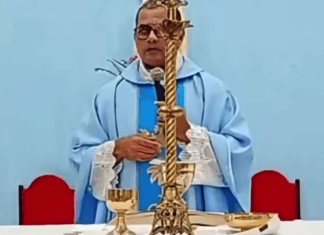 Vídeo: Tiroteio Interrompe Missa Em Lauro De Freitas E Padre Tranquiliza Fiéis