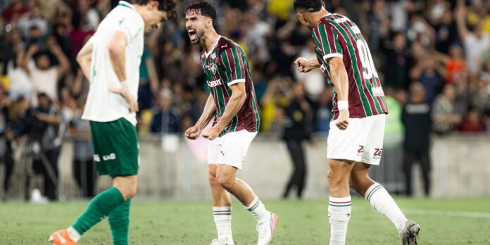 Fluminense encerra jejum e bate Palmeiras de virada no Brasileirão Fluminense encerra jejum e bate Palmeiras de virada no Brasileirão