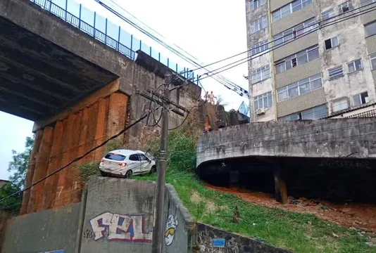Após Carro Despencar De Viaduto, Codesal Aciona Reparos Em Estrutura No Ogunjá