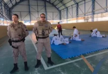 PM Promove Aulas De Jiu-jitsu Para Crianças Em Feira De Santana