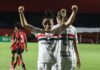 São Paulo vence Vitória e assume liderança do Brasileirão Feminino São Paulo vence Vitória e assume liderança do Brasileirão Feminino