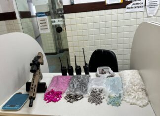 Perseguição Na Paralela Termina Com Fuzil E 2 Mil Porções De Drogas Apreendidos Em Salvador