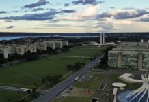 Proposta de orçamento para 2027 prevê salário mínimo de R$ 1.741