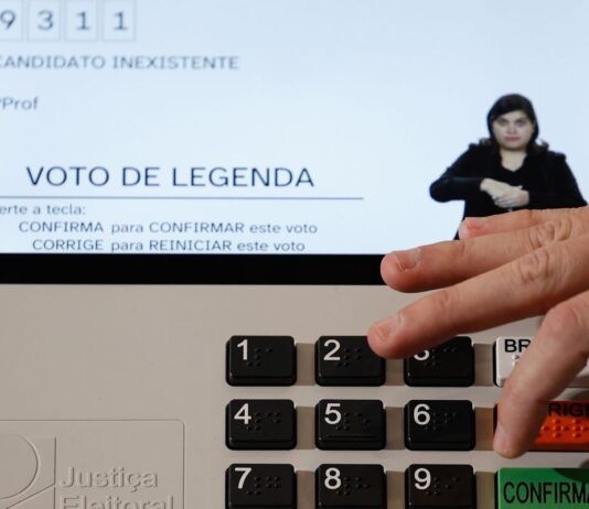 Acessibilidade: urna eletrônica passa por mudanças para eleições 2026