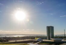 Congresso vota nesta semana fim da escala 6×1 e “taxa das blusinhas”