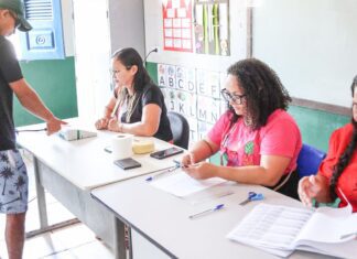Eleitores participam de eleição simulada no Maranhão