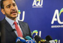 AGU pede que Fachin suspenda decisão que afastou diretor da PF