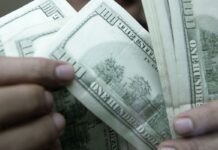 Dólar aproxima-se de R$ 5,17, com notícias do exterior e eleições