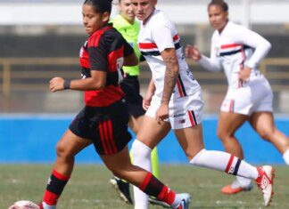 Nova lei estimula igualdade salarial para atletas de futebol feminino