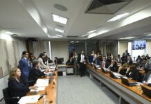Comissão Mista do Congresso aprova MP da “taxa das blusinhas”