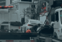 BMW Fica Presa Em Canteiro Após Sair Da Pista Na Avenida ACM, Em Salvador